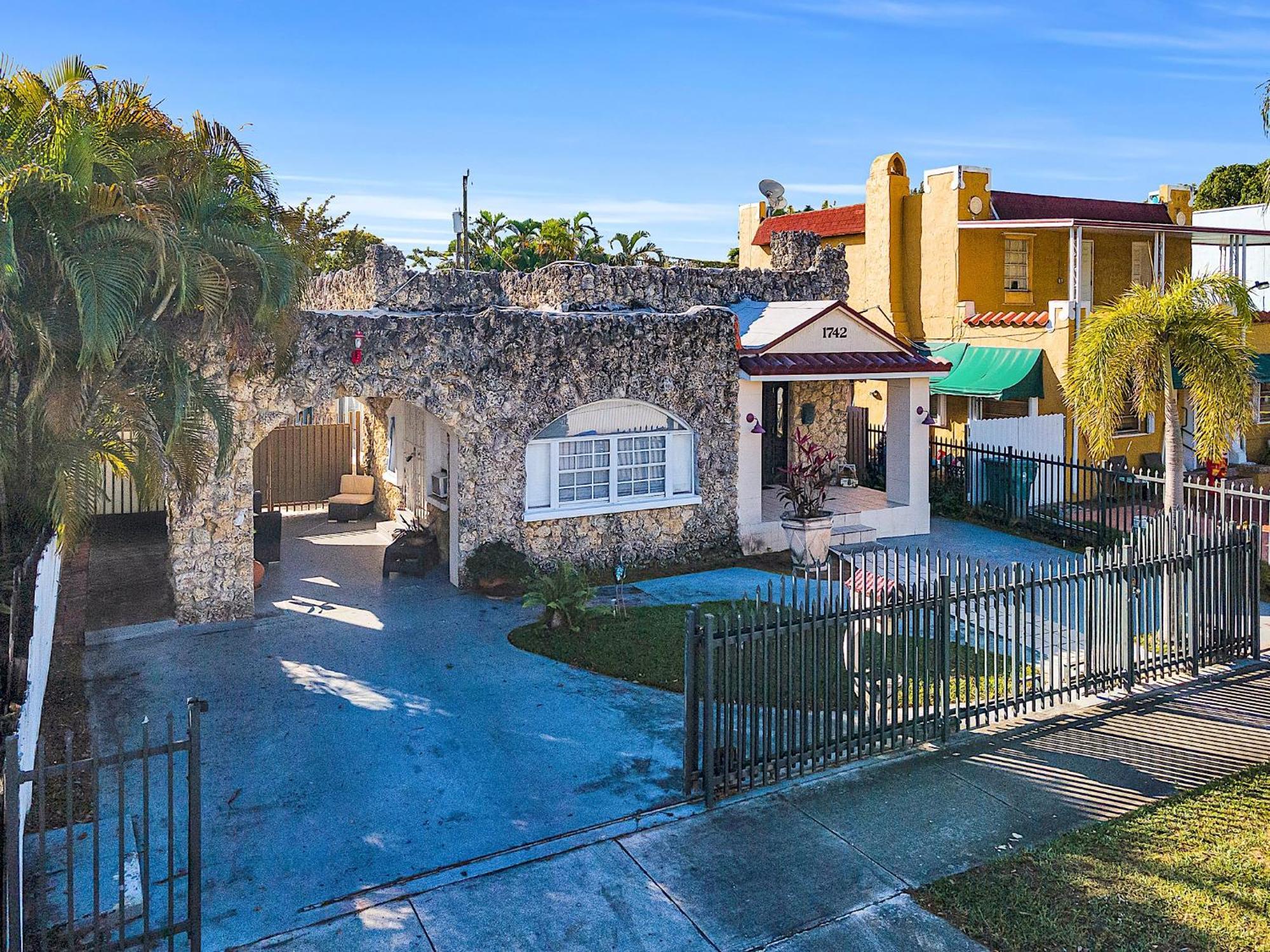 Private Room In Little Havana 마이애미 외부 사진